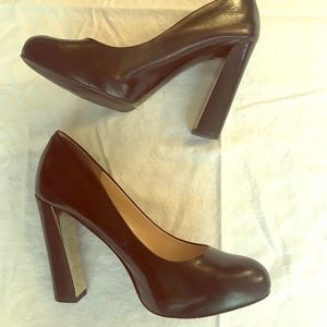 4’ black/gold heeled heels